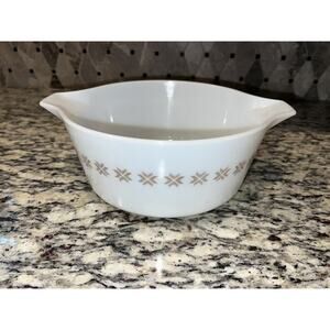 Pyrex MCM Town and Country 475-B Round Casserole 2.5 Qt No Lid READ